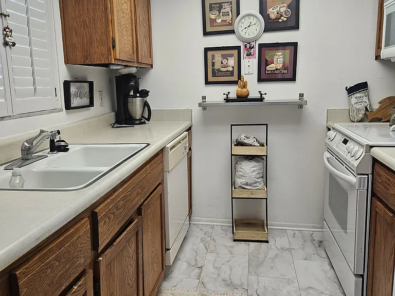 403 Tarpon Point — Photo 9