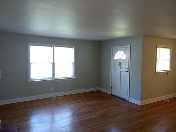 5th image of 3234 Navajo Dr APT B