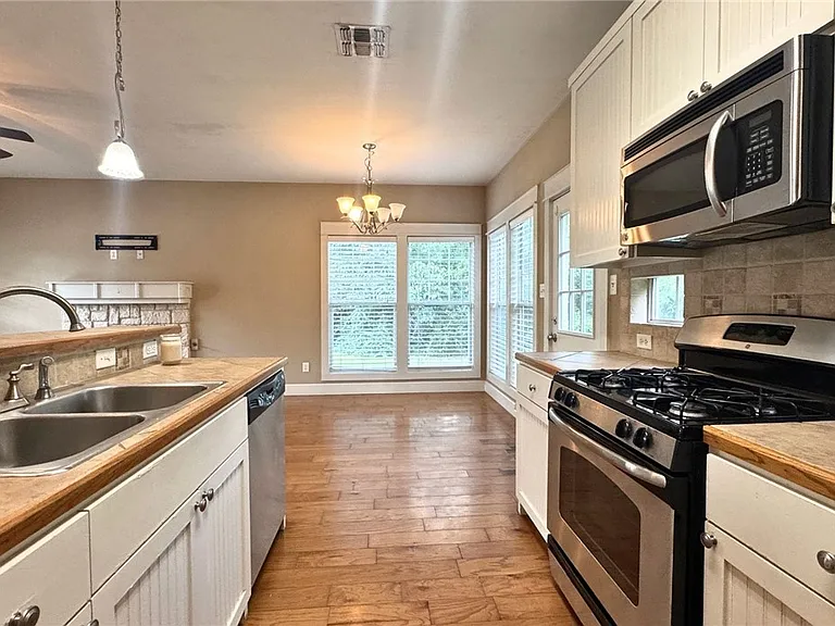 501 Grey Oak Ct — Photo 3