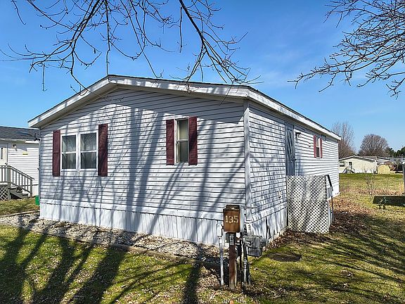 2nd image of 135 Hunters Rill