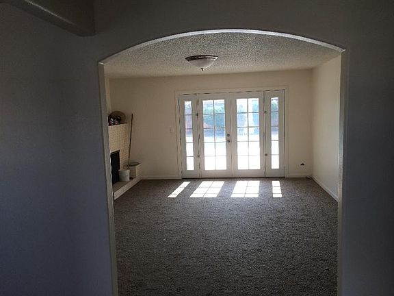 3rd image of 4720 E Clinton Ave