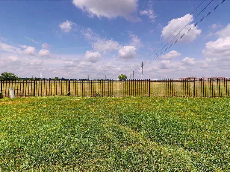 2102 Red Cedar Trl — Photo 46