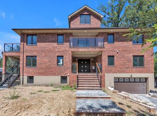 16515 Cross Island Pkwy, Flushing, NY 11357