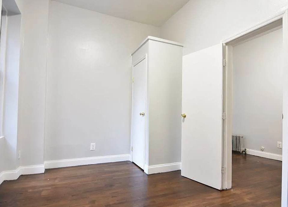 1st image of 207 Dyckman St #3C