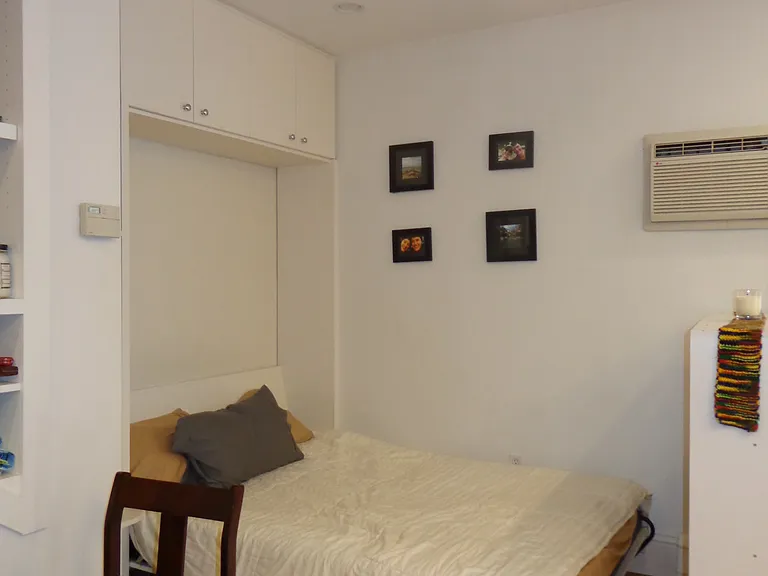 17 Centre St #2R — Photo 8