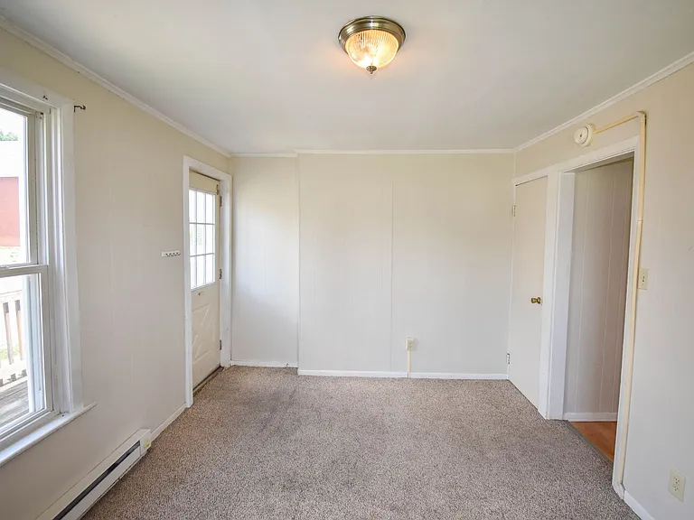 300 W Clinton St — Photo 4
