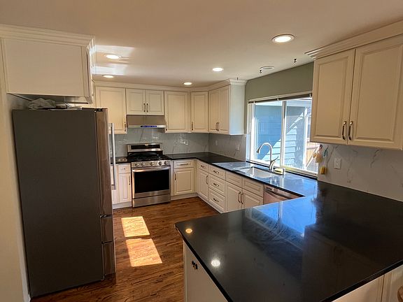 3rd image of 12600 SE 85th Pl