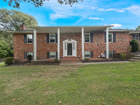 2nd image of 3403 Woodglen Ct