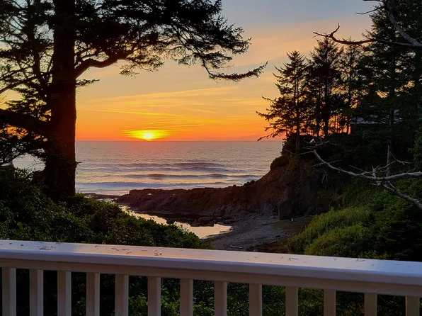 335 SW Midden Reach, Depoe Bay, OR 97341