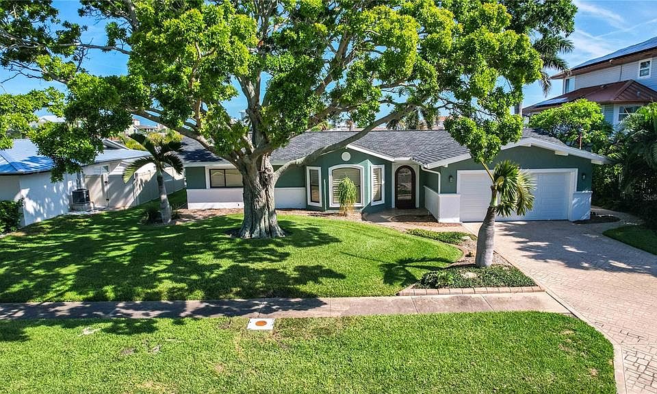 1st image of 440 PALM ISLAND SE