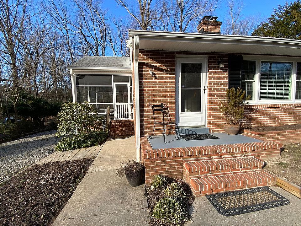 1st image of 2624 Melbourne Dr