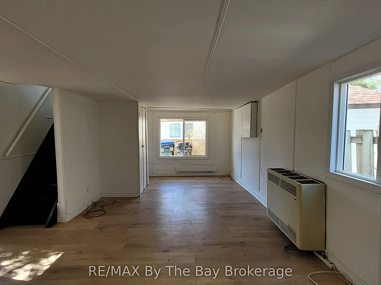 19 Glen St — Photo 8