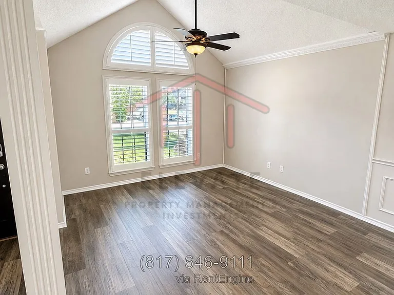 2117 Pinwood Cir — Photo 3