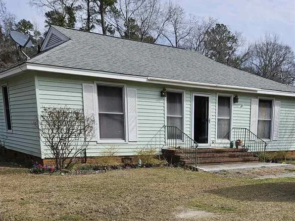 533 Lakeside Ct, Dillon, SC 29536