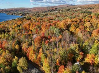 71 Overlook Ln, Orleans, VT 05860