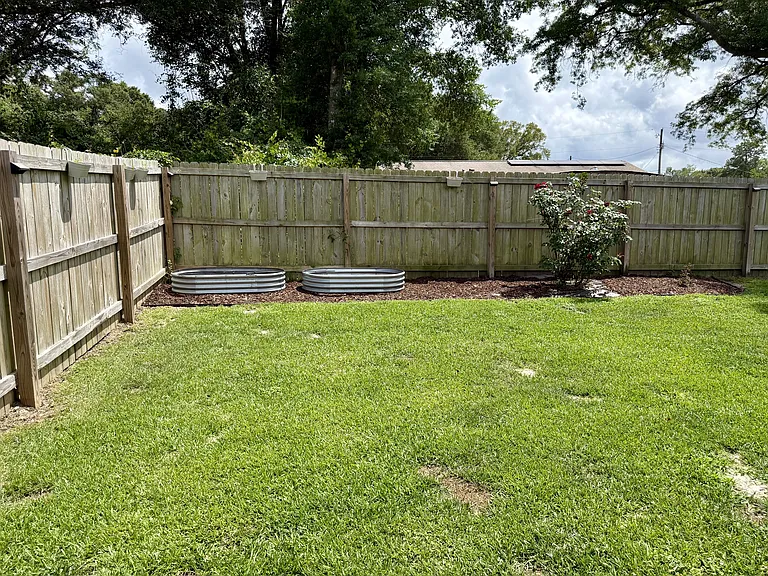 5049 Quarter Deck St — Photo 32