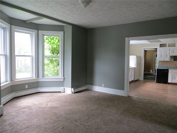 2nd image of 3119 Pine Ave