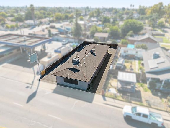 2nd image of 4584 E Tulare St