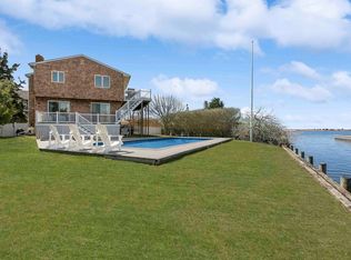 91 Little Neck Rd, Southampton, NY 11968