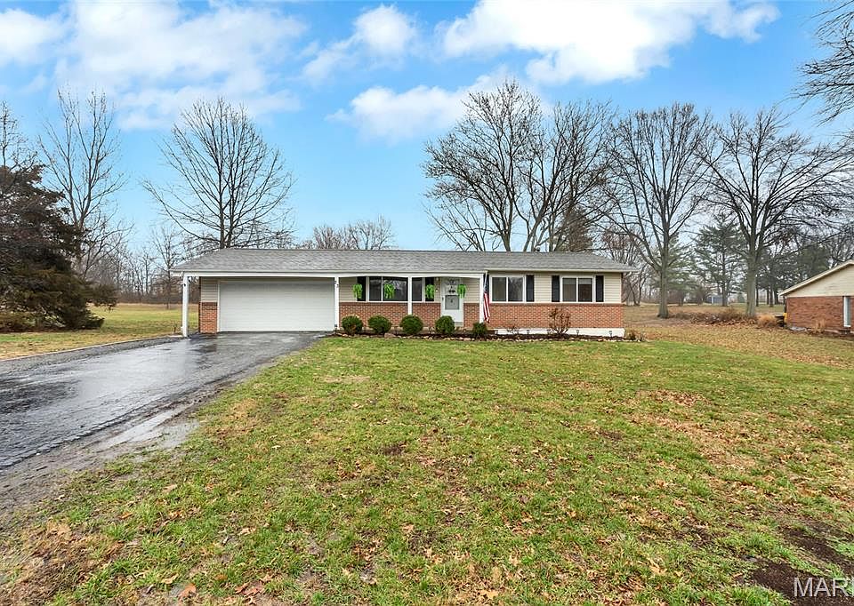 1st image of 23 Covert Ln