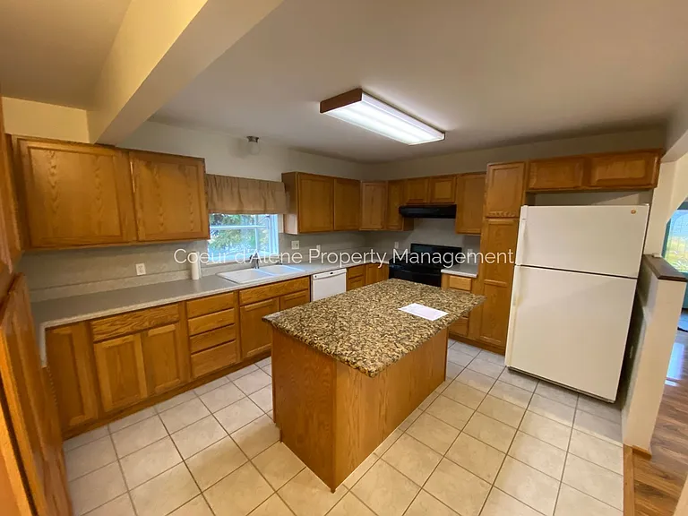 1827 E 12th Ave — Photo 8