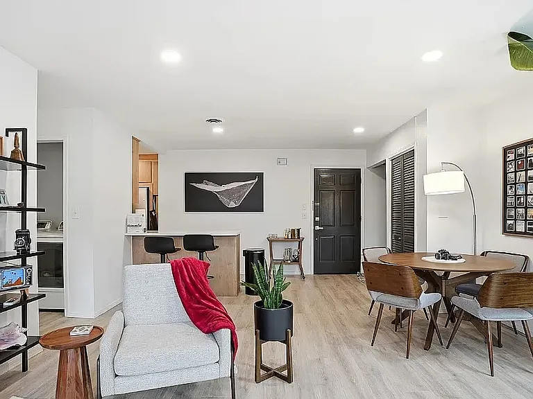 4226 80th Pl #9B — Photo 7