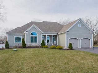 18 Newbury Rd, Cromwell, CT 06416