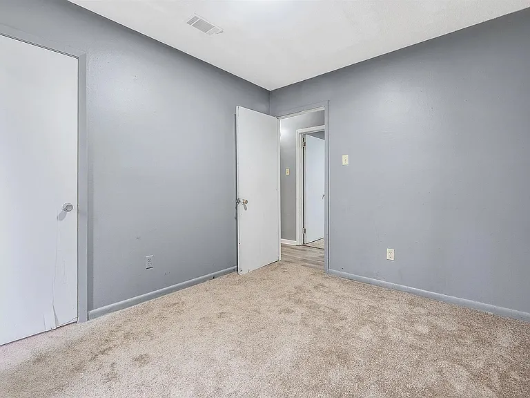 1219 N Parker St — Photo 26