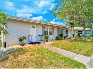 2214 Greenwich Dr, Sun City Center, FL 33573