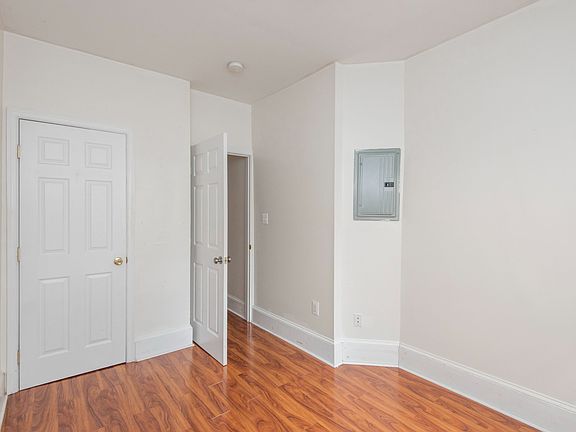 3rd image of 1702 N Sydenham St Fl 1