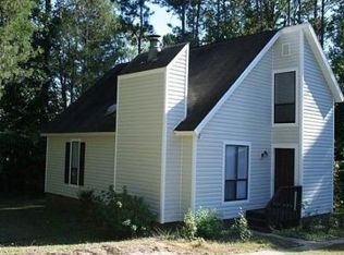 1201 Cedarhurst Dr, Sanford, NC 27332