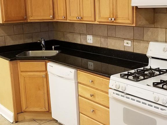 2nd image of 3717 W Montrose Ave #3