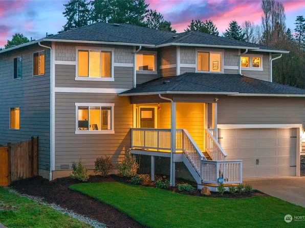 27012 13th Avenue S, Des Moines, WA 98198