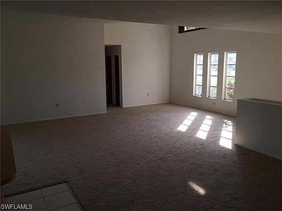 4th image of 817 SW 52nd St