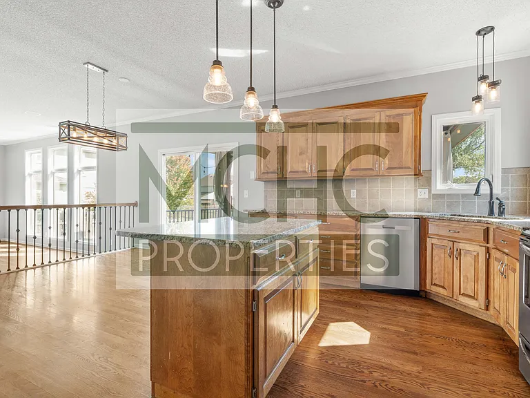 2353 SW Current Ct — Photo 12