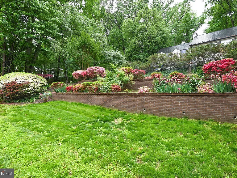 7845 Old Dominion Dr — Photo 11