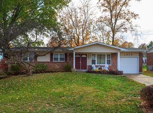 1212 Rivoli Dr, Ballwin, MO 63011