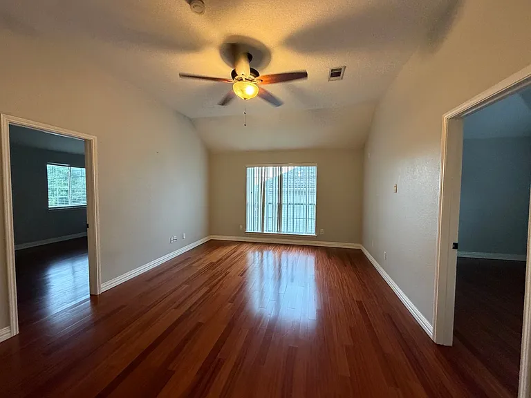 1609 Simsbury Dr — Photo 11