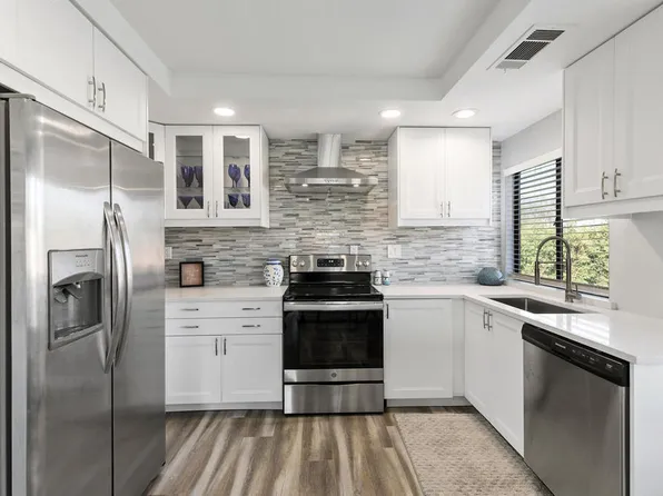 38265 Crocus Ln, Palm Desert, CA 92211