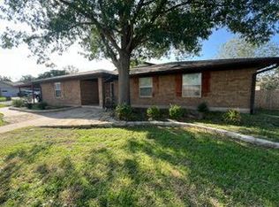 1304 Thomas Ln, Graham, TX 76450