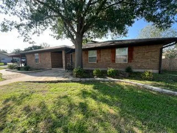 1304 Thomas Ln, Graham, TX 76450
