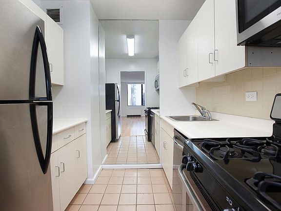 5th image of 150 E 85th St APT 5H