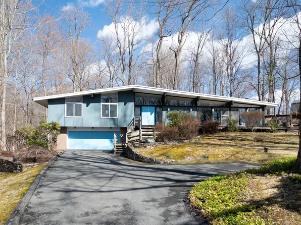 6 Richter Drive, Danbury, CT 06811