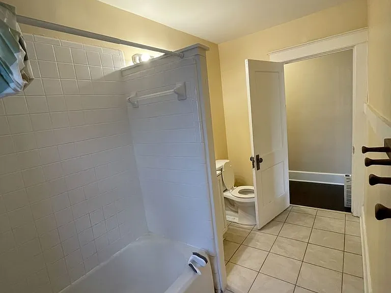 416 Pearl St — Photo 13