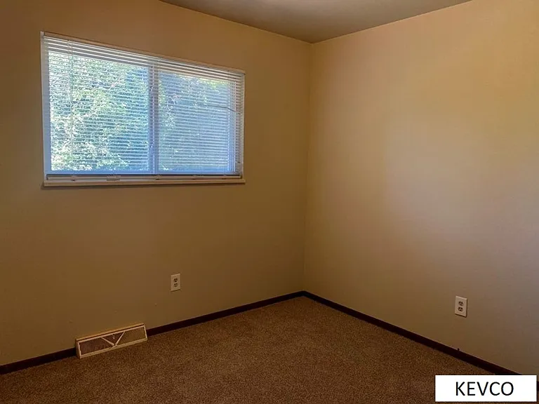 2805 Redwing Rd — Photo 12