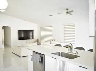 9841 Red Heart Ln, Tamarac, FL 33321