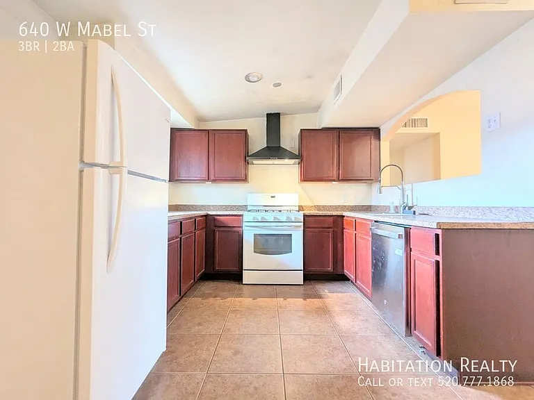 640 W Mabel St — Photo 1