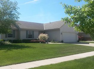 843 Chelsea Dr, Elkhorn, WI 53121