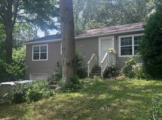 9 Blaine Ave, Clinton, CT 06413