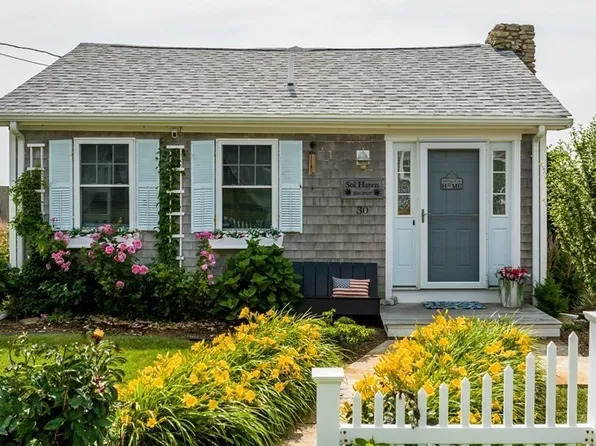 30 Alder St, Fairhaven, MA 02719